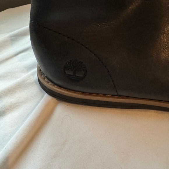 Timberland Black Chukka Boots Sleek Leather Design - Picture 3 of 7
